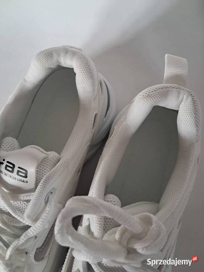 nowe damskie buty rozmiar 40 długość wkładki 25 Sandomierz sprzedam