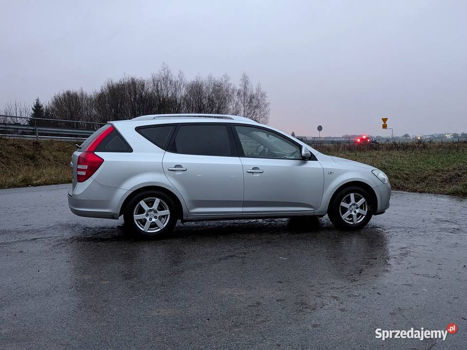 Kia Ceed 14 Benzyna Rozrząd Zawory 1k temu OC i Piotrków Trybunalski sprzedam