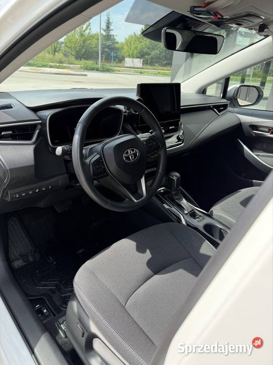 Toyota corolla sedan gwarancja fabryczna