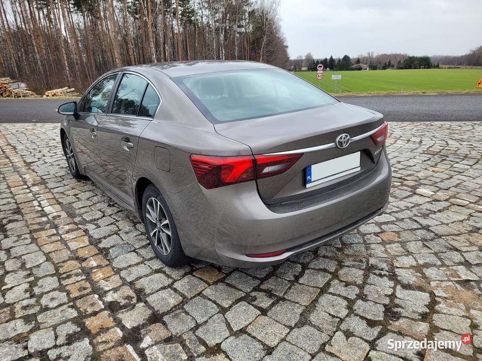 Toyota Avensis brązowy Opole sprzedam