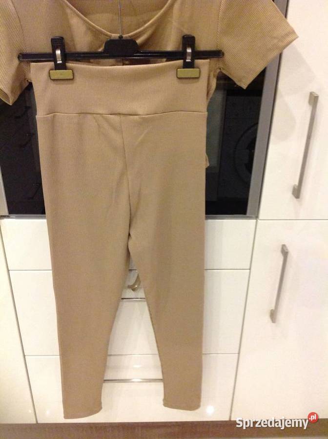 Kpl Crop Top z Legginsami ML Nude Nowy sprzedam