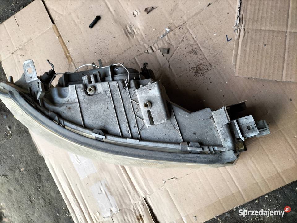 LAMPA PRZÓD PRZEDNIA PRAWA REFLEKTOR FORD MONDEO lampy przednie Kamień-Kolonia