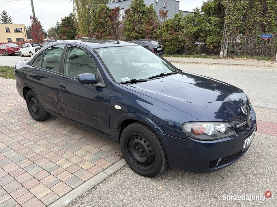 Nissan Almera