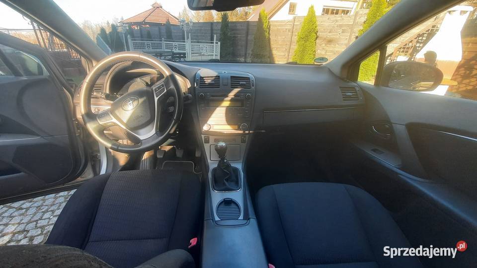 Toyota Avensis Kombi 18 Benzyna z potwierdzonym MP3 Karpacz sprzedam