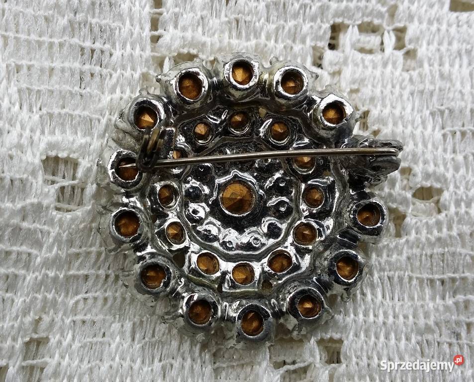 Stara angielska broszka jasna rozeta Ochojno