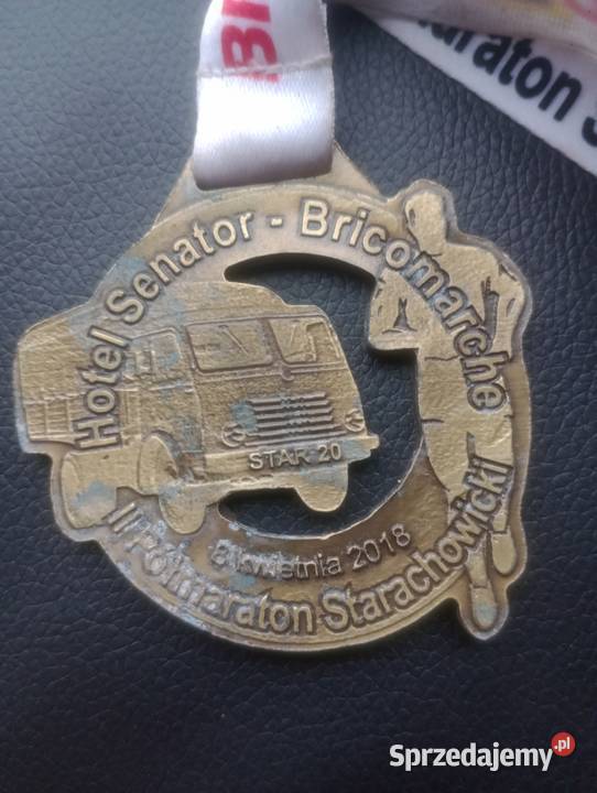 Medale pamiątkowe z półmaratonu kickboxingu Sadłowice