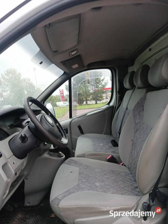 Opel Vivaro 19cdti drzwi przesuwne z obu stron biały Vivaro Kamieniec Wrocławski sprzedam