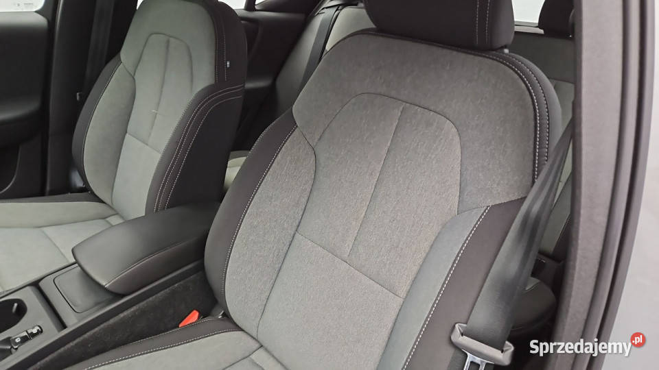 Volvo XC 40 T2 Core aut Z Polskiego Salonu światła do jazdy dziennej XC 40 Warszawa