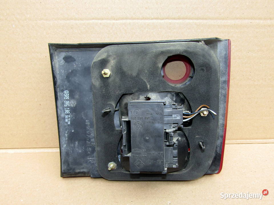LAMPA TYLNA LEWAPRAWA VOLKSWAGEN PASSAT B4 KOMBI łódzkie Mysłaków sprzedam
