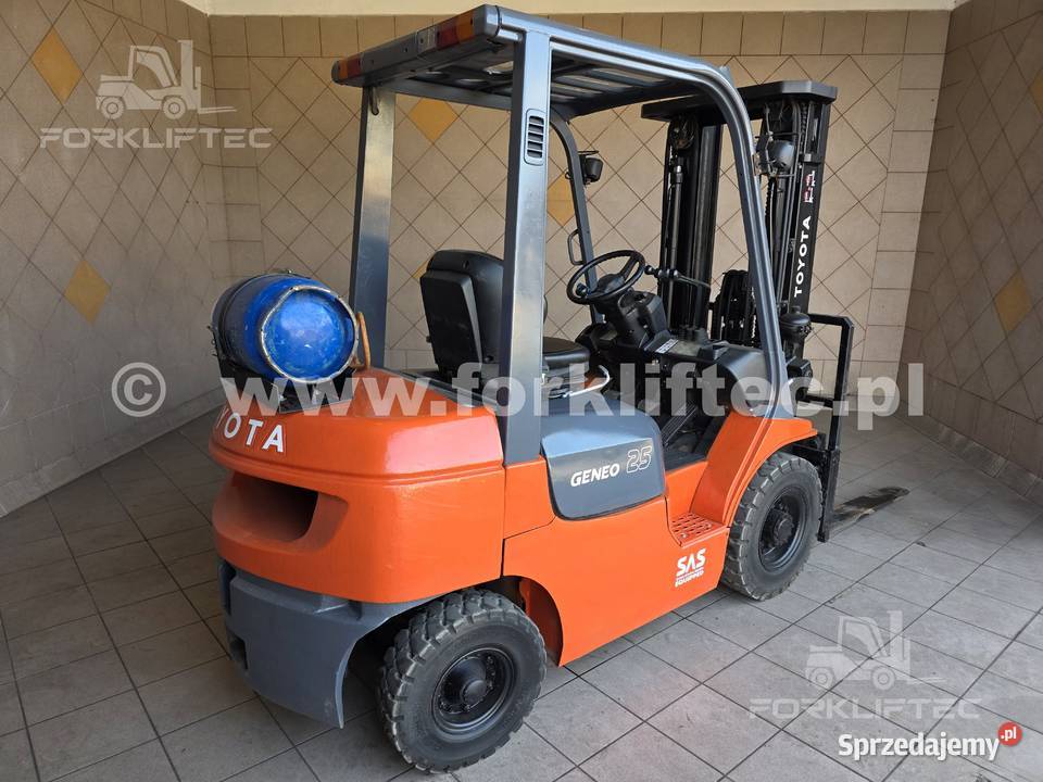 Wózek Widłowy TOYOTA 7FGF25 Triplex TOYOTA 7FG25 gaz Lędziny