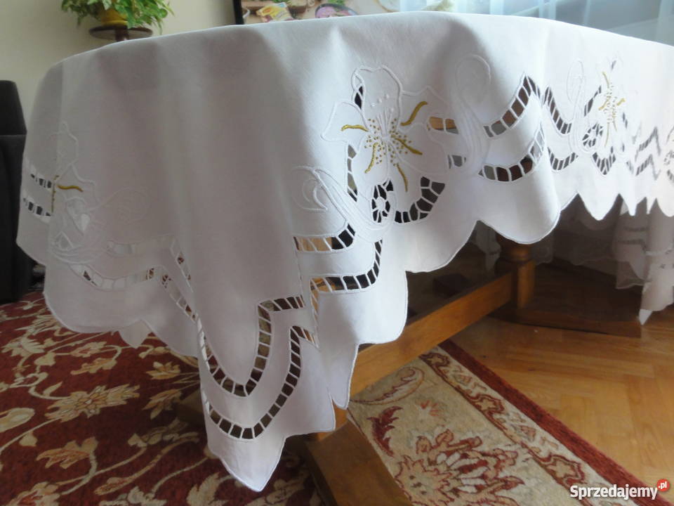 Obrus z lilią złoty srebrny ręcznie wykonany lubelskie Lublin