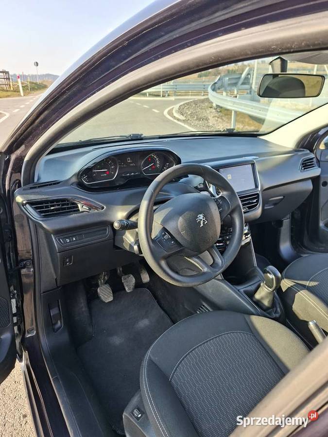 Peugeot 208 Allure Premium 12 PureTech Panorama manualna