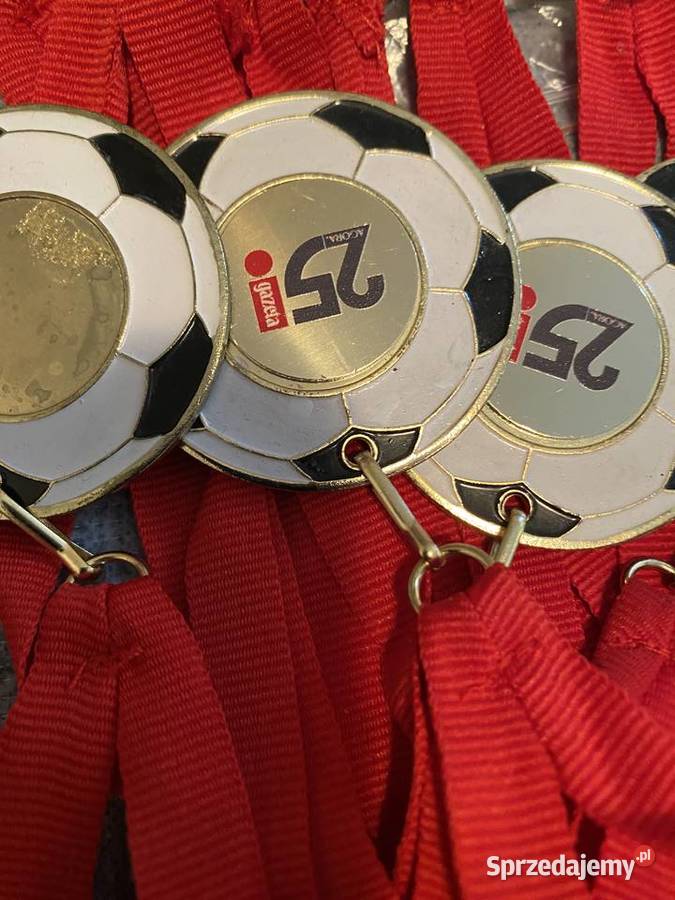 Medale sportowe różne 70 sztuk Zielonka