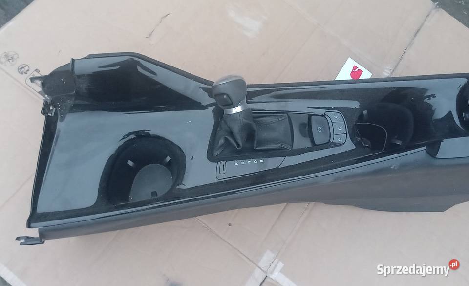 Toyota CHR Hybryda podłokietnik Przeźmierowo