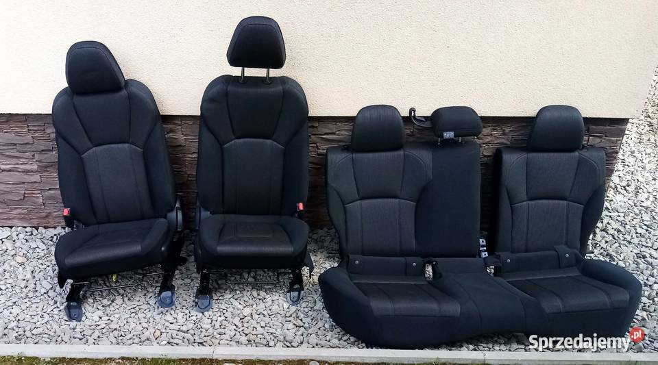 Fotele kanapa zagłówki Subaru Impreza XV 17 2017 Rok produkcji 2017 podkarpackie Krosno sprzedam