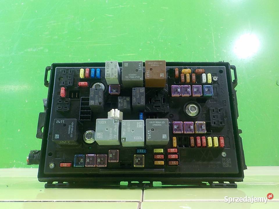 OPEL ZAFIRA C 15r 1116 5D skrzynka bezpiecznikow