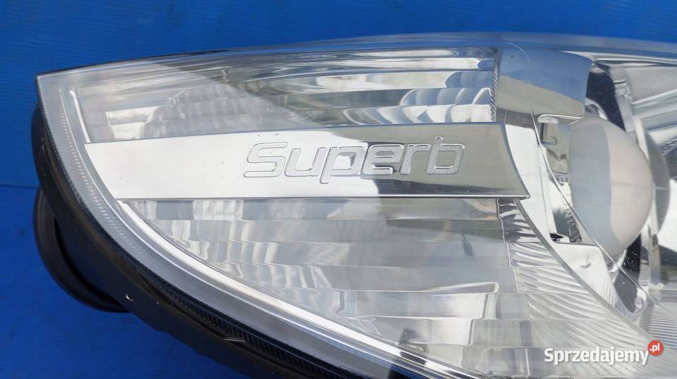 Reflektor Przód strona prawa Skoda Superb B6 3T osobowe Nowy Tomyśl sprzedam