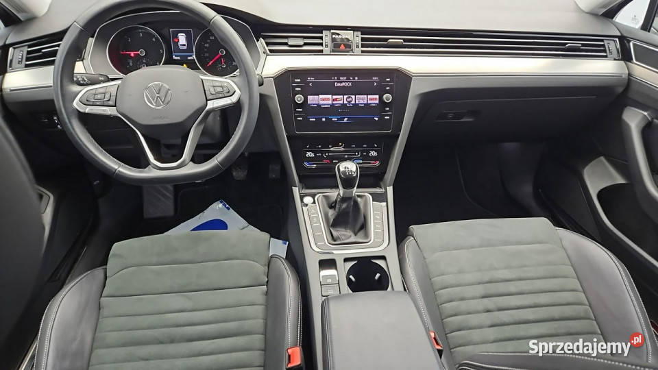 Volkswagen Passat Variant 20 TDI EVO Z Polskiego Rok produkcji 2023 Warszawa