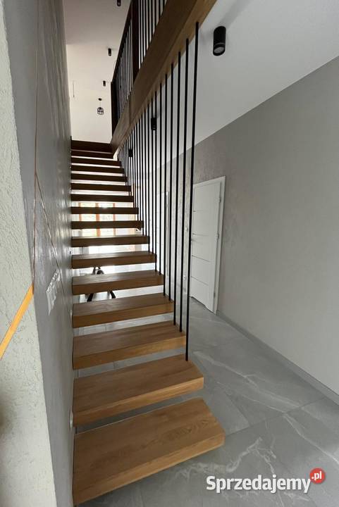 Schody wspornikowe wiszące półkowe konstrukcja Warszawa