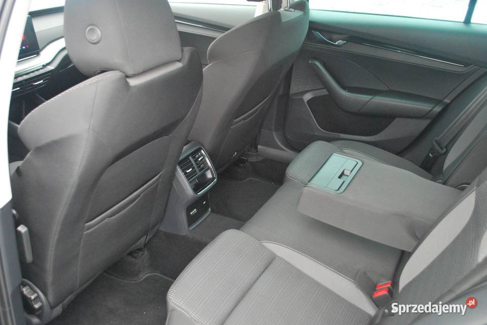 Skoda Octavia 10 hybryda ETec Klima Navi Automat