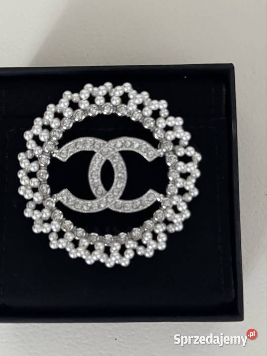 Duża broszka Chanel 6 cyrkonie i perełki ręki Warszawa