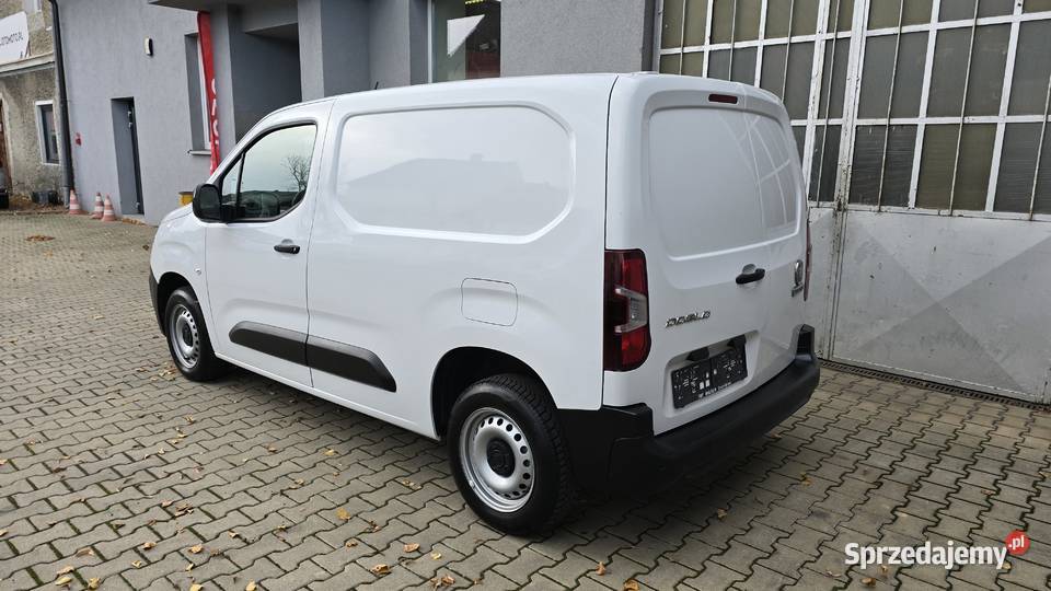 Fiat Doblo 12 B przebieg 16 43 000 PLN netto Rok produkcji 2023 Nowy Świętów