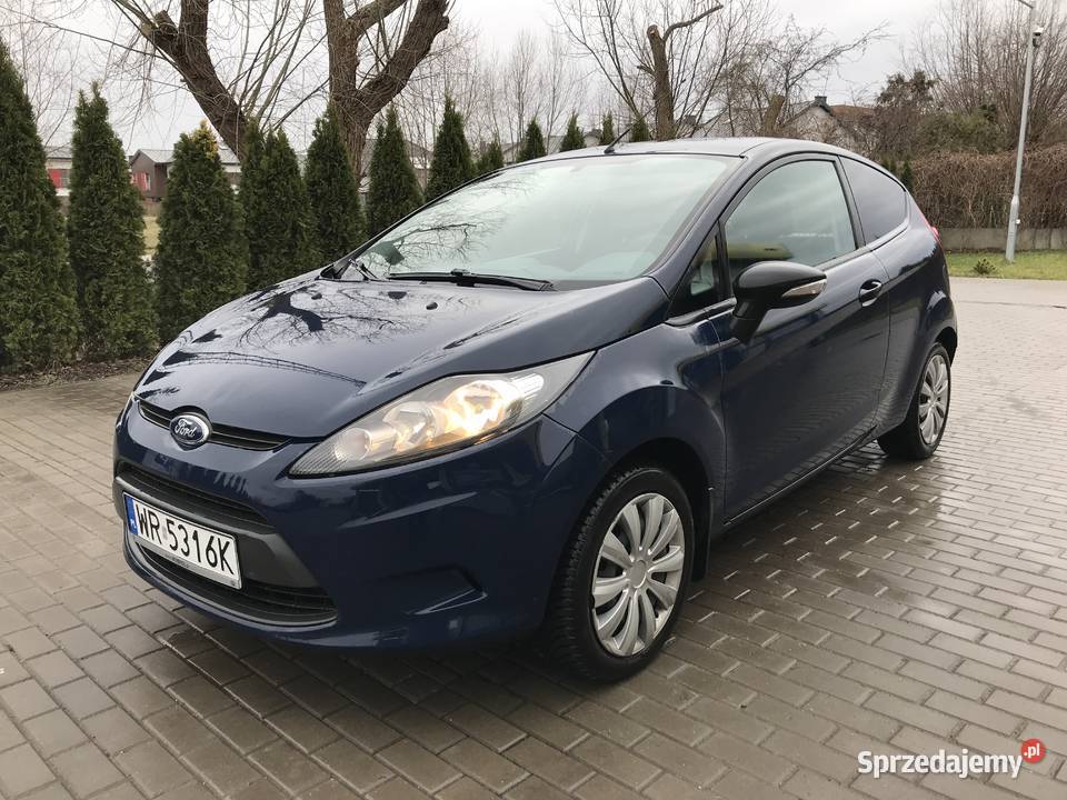 ford fiesta van 2011 rok 1,4 diesel uszkodzony prawy bok