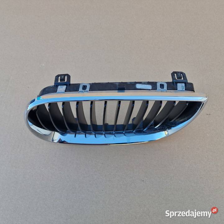 BMW 3 E90 E91 GRILL NERKA ATRAPA LEWA 22405910 Trzciel sprzedam