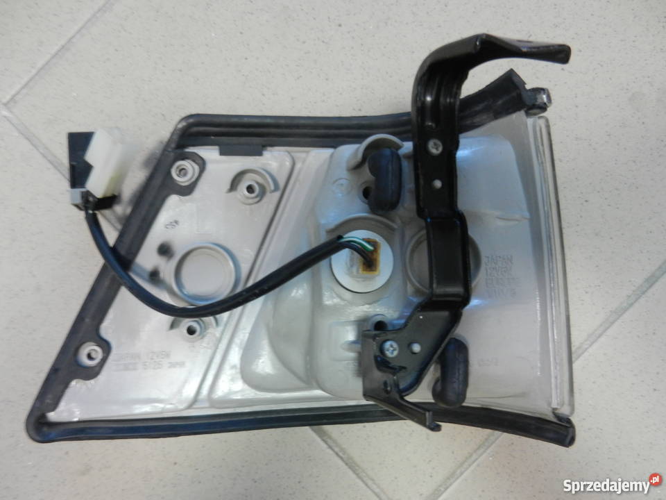 Nissan Bluebird lampa pozycyjna przednia osobowe Gdańsk