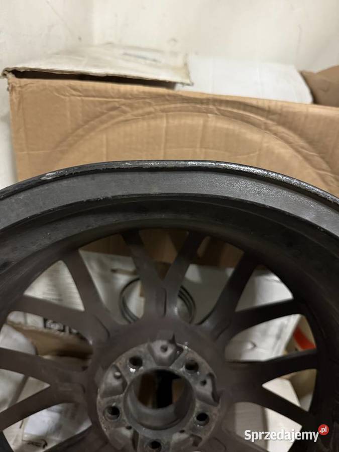 Felgi Jaguar Volvo z rantem rant 18 Samochodowe Samochodowe Zakręt