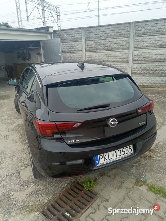 Opel Astra czarny Koło