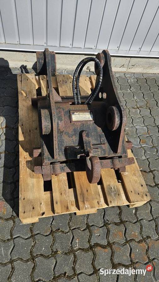 Szybkozłącze CW30 sworznie 70mm pełny VAT sprzedam