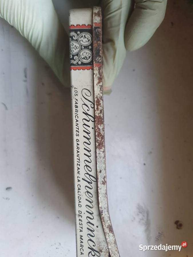 Metalowa puszka retro papierosach cygarach