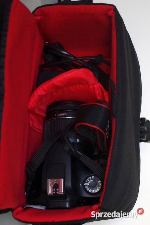 Canon eos 4000D z obiektywem i torbą na aparat Łomianki