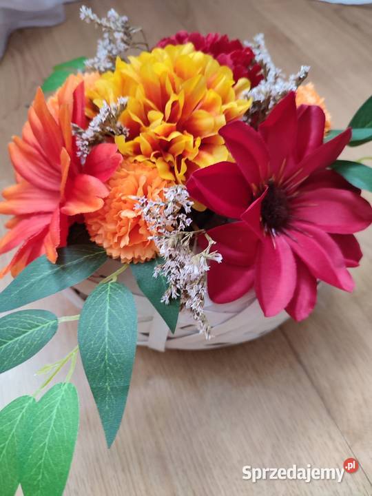 Kompozycja kwiatowa obciążona niewielki stroik