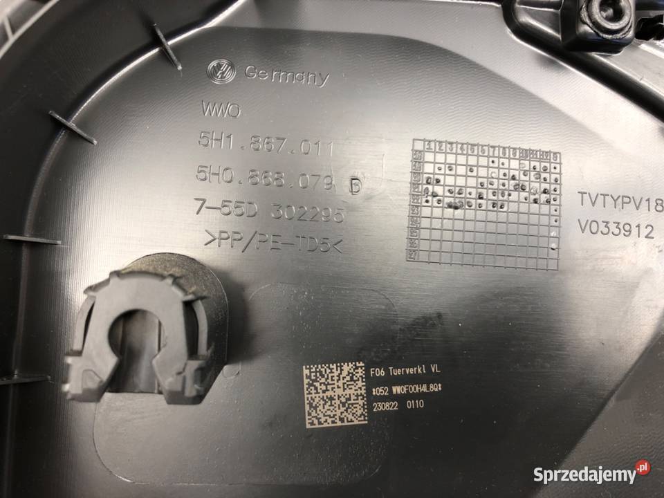 BOCZEK DRZWI LEWY PRZÓD VW GOLF VIII Hatchback