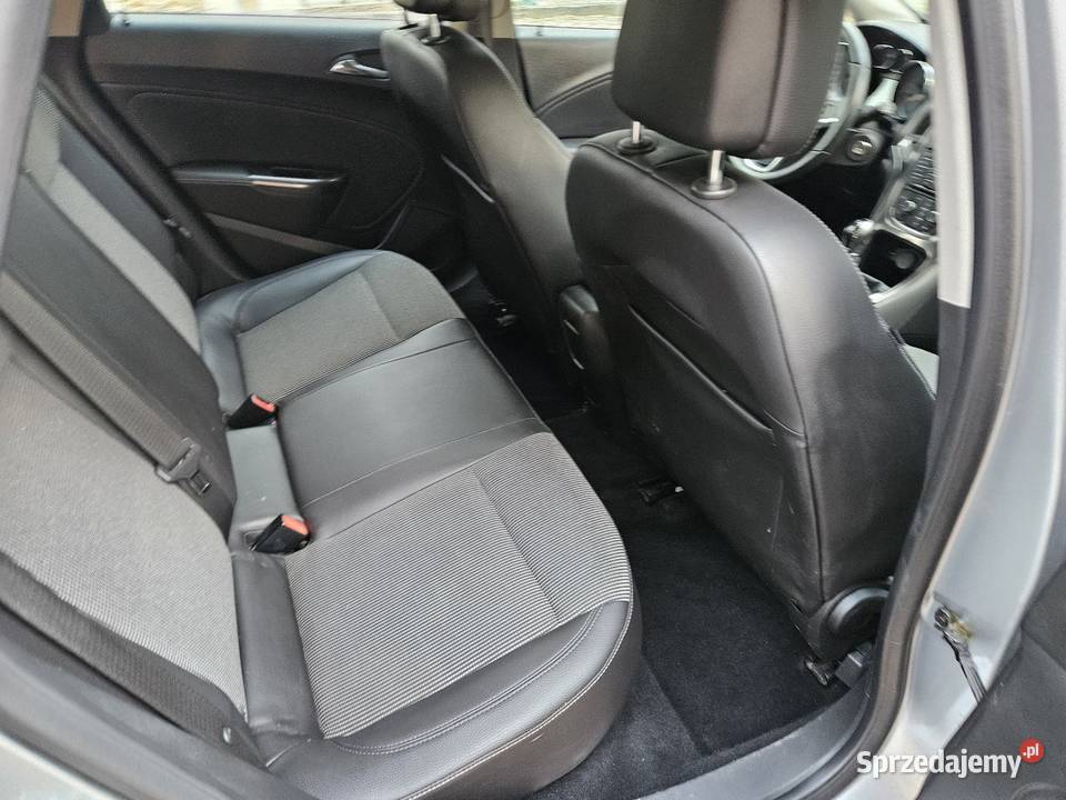 Astra J Cosmo 2009r 17cdTi Niski Przebieg Salon manualna Ryglice