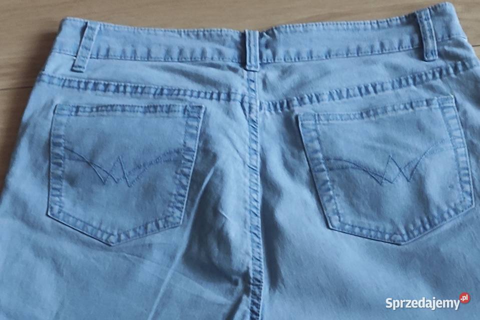 Spodnie dżinsowe z haftem