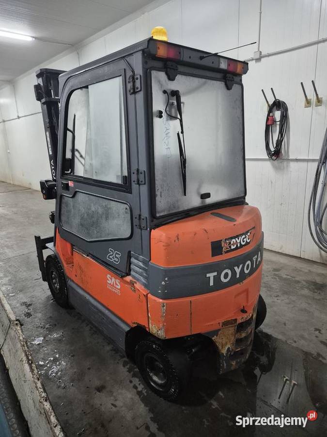 Wózek widłowy Toyota 7FBMF25 Wózki widłowe Szańków