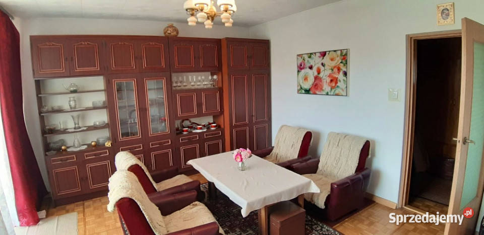 Duży dom na zadbanej działce bliźniak