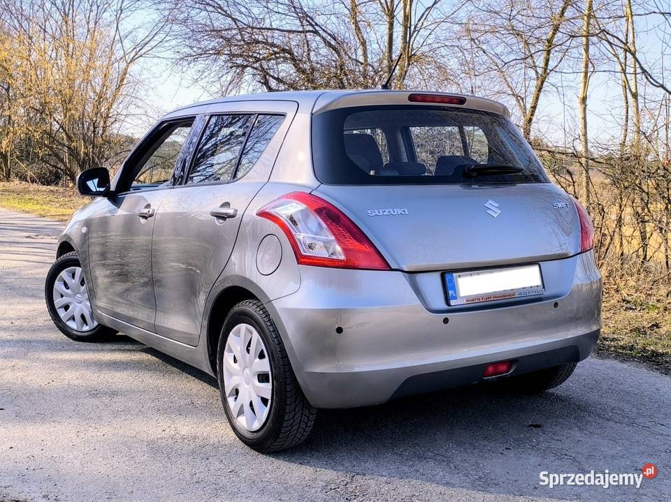 Swift V benzyna 5 drzwi klimatyzacja Salon centralny zamek świętokrzyskie