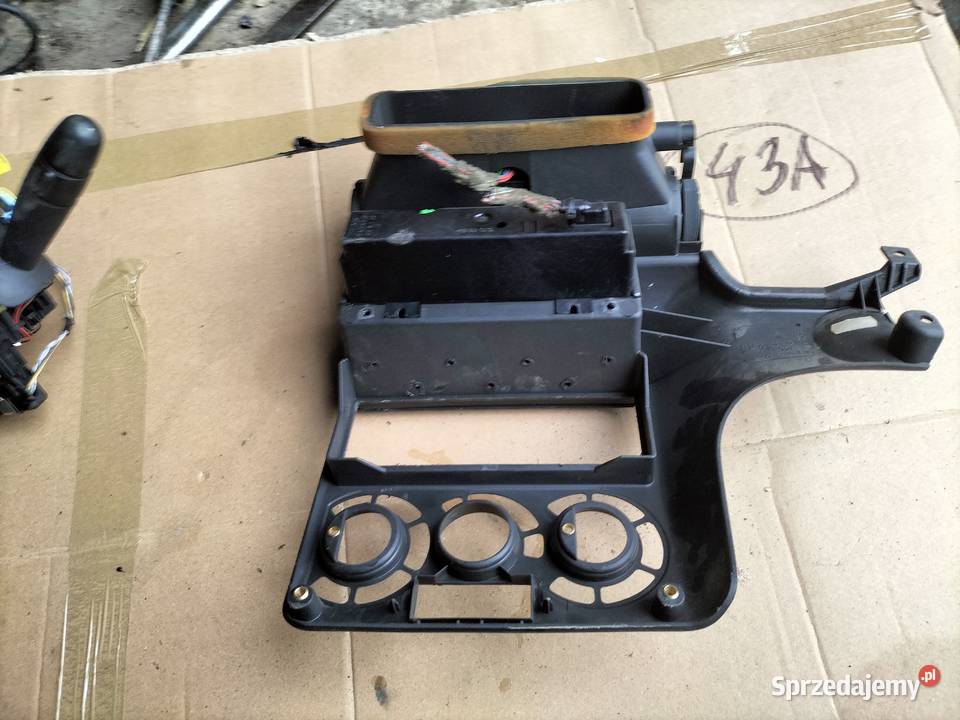 OPEL ASTRA F RAMKA RADIA PANEL WŁĄCZNIK osobowe Wyposażenie wnętrza Kamień-Kolonia