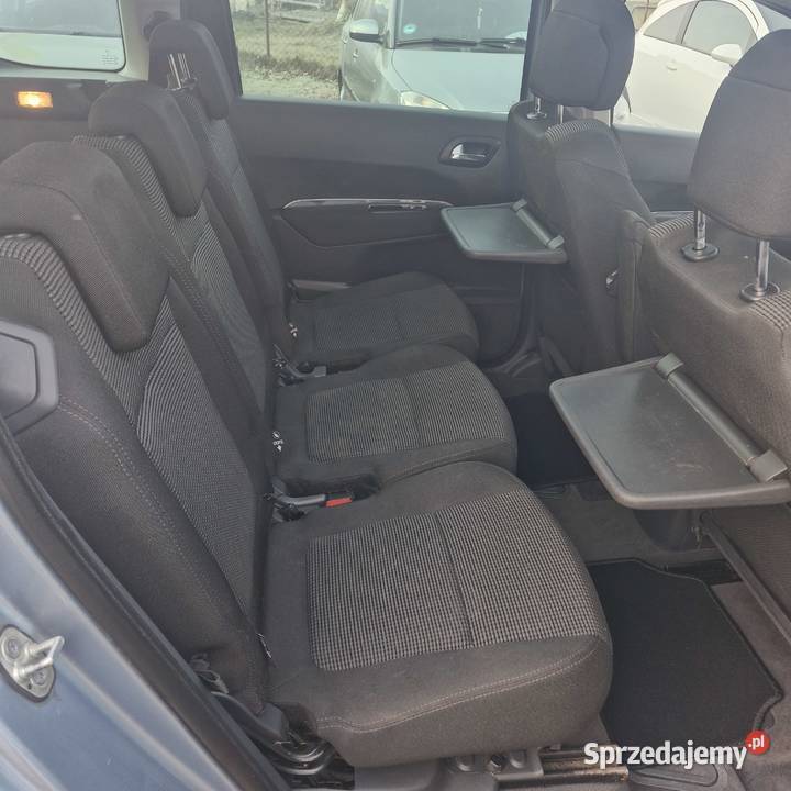 Peugeot 5008 16 HDi 7 osób Opłaty do 102026 niebieski