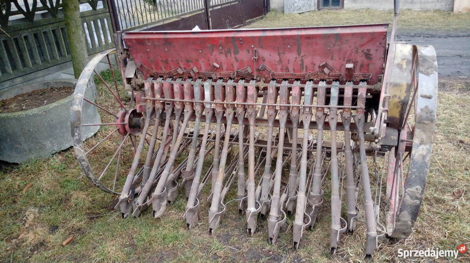 Siewnik poznaniak skrzynia abc nieuszkodzony Czerniewice