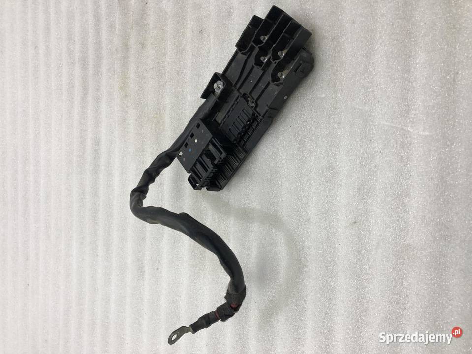 SKRZYNKA BEZPIECZNIKÓW MERCEDES EKLASA W211 0209