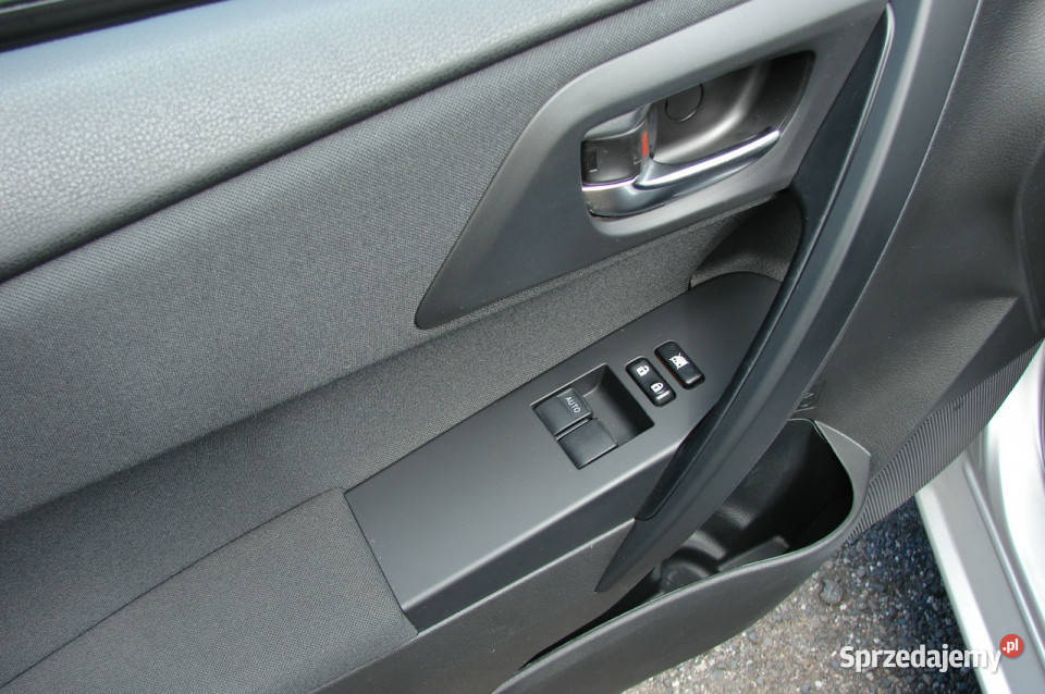 Toyota Auris 14 E 100 Klimatronik Salon II 2012 Piła