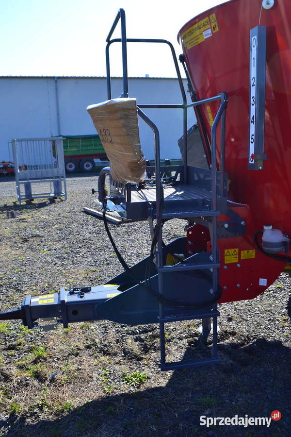 Wóz paszowy 5M3 MetalFach T659 Do hodowli zwierząt Olesno sprzedam