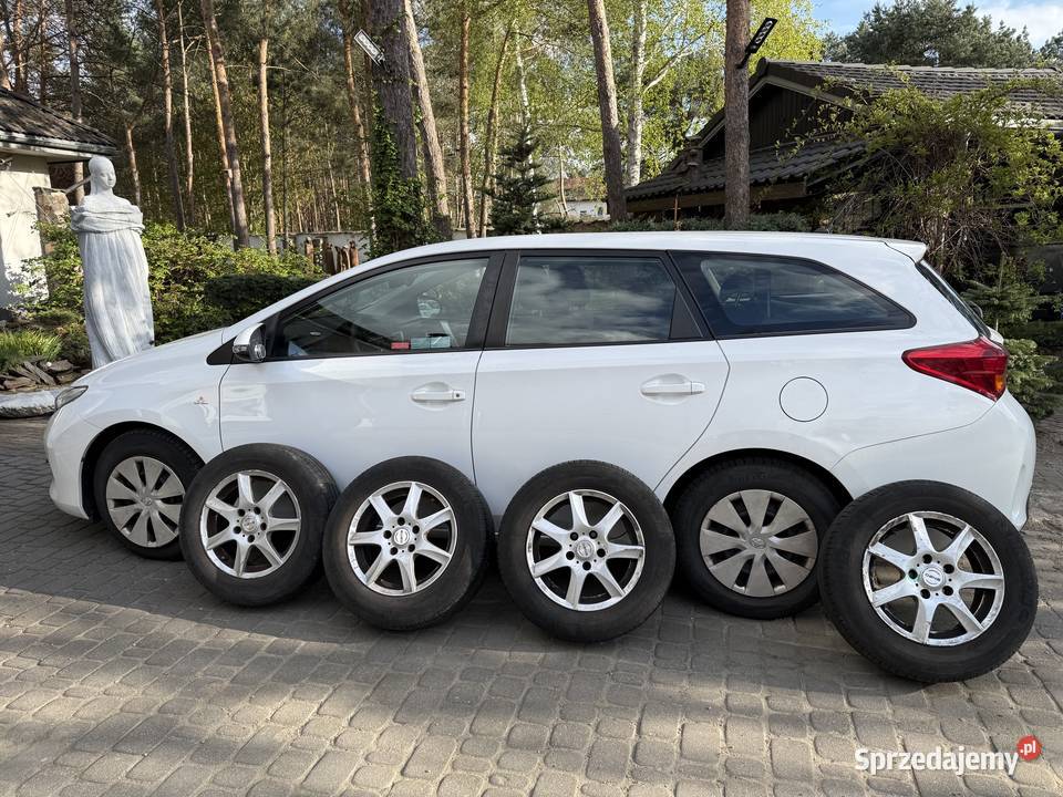 TOYOTA AURIS kombi 14 D salon bezwypadkowy jeden Warszawa