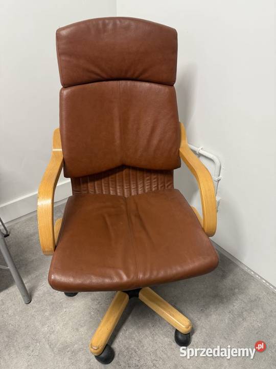 Fotel biurowy obrotowy