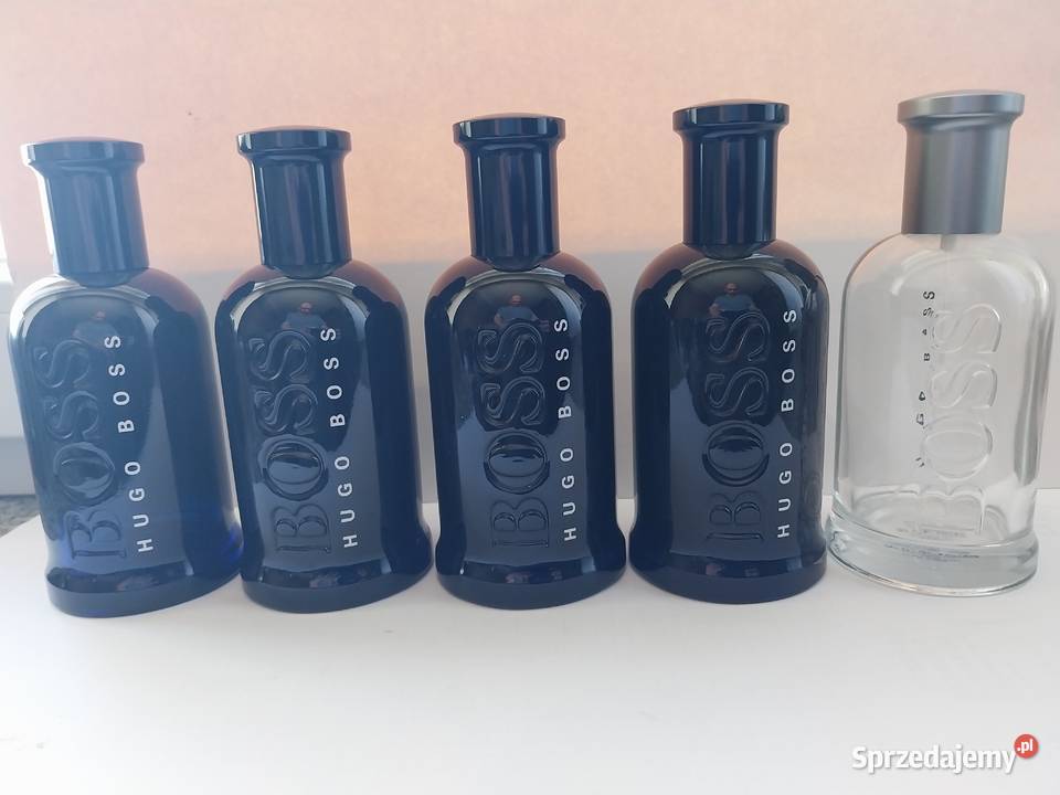 Puste opakowania oryginalnych perfumach